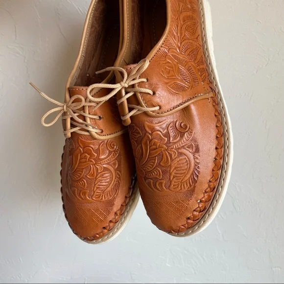 de la tierra mia floral embossed shoes - Picture 2 of 6
